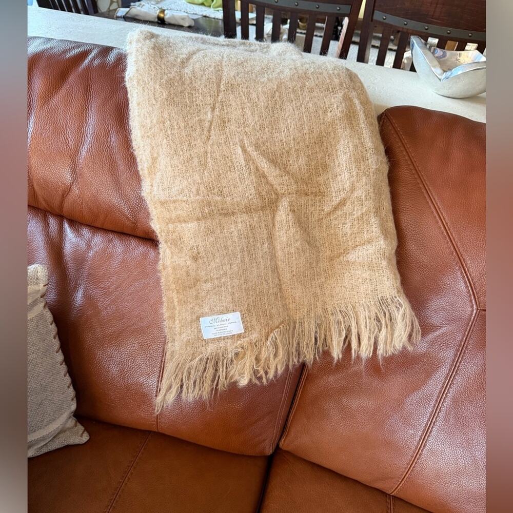 Mohair throw blanket beige